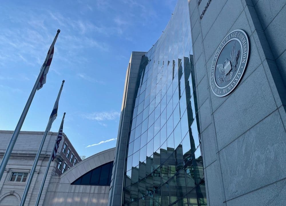 SEC Delays DOGE and XRP ETFs, Ends PYUSD Stablecoin Inquiry with No Action